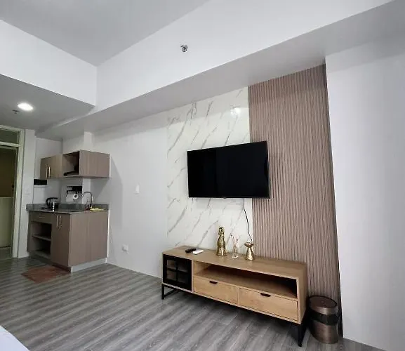 Cozy With Netflix, Wi-fi, Pool & Gym Lapu-Lapu City