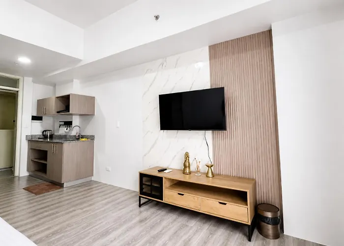 Cozy With Netflix, Wi-fi, Pool & Gym